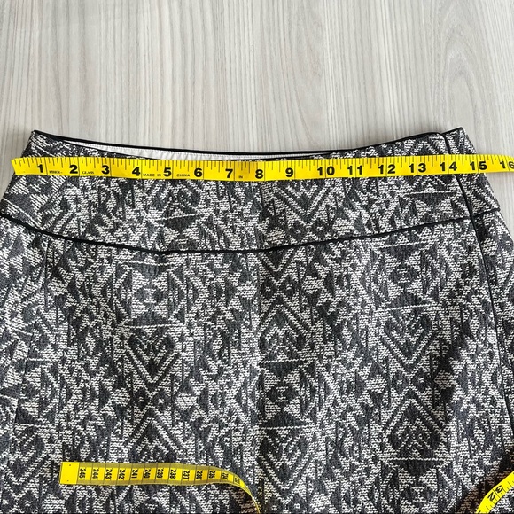 NWT H&M Patterned Wrap Skirt Size 8 - Picture 5 of 6